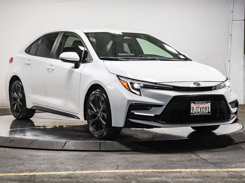 Certified 2024 Toyota Corolla SE FWD image 5