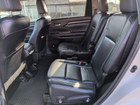 Used 2014 Toyota Highlander Limited FWD image 26