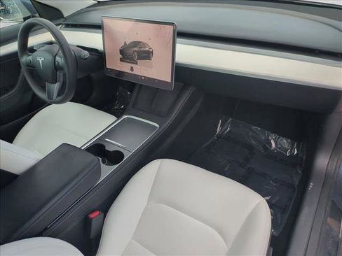 Used 2023 Tesla Model 3 Standard Range image 21