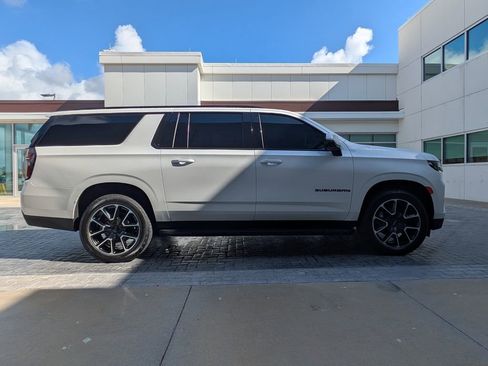 Used 2022 Chevrolet Suburban RST w/ Luxury Package RWD image 4
