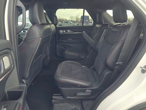 Used 2025 Ford Explorer ST image 7