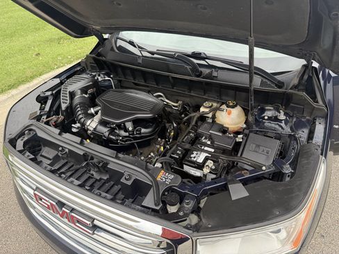 Used 2017 GMC Acadia SLT image 30