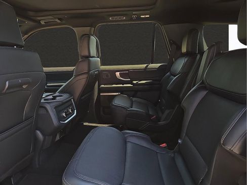 Used 2025 Ford Expedition Platinum w/ Stealth Performance Package AWD/4WD image 10