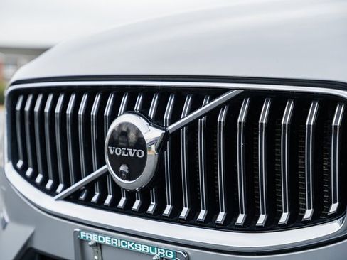 Used 2022 Volvo XC60 T8 Inscription w/ Advanced Package image 11