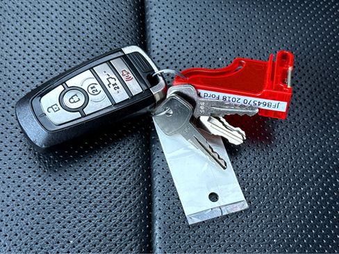 Used 2018 Ford F150 Raptor w/ Equipment Group 802A Luxury image 28