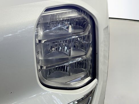 Used 2024 Mitsubishi Outlander SE image 12