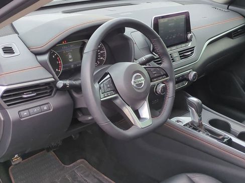 Used 2020 Nissan Altima 2.5 SR w/ Premium Package image 2