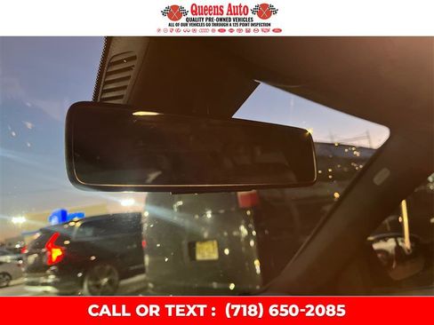 Used 2020 Mercedes-Benz GLB 250 4MATIC w/ Premium Package image 17