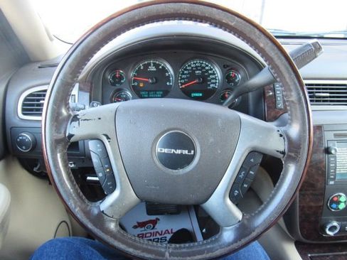 Used 2009 GMC Yukon Denali image 13