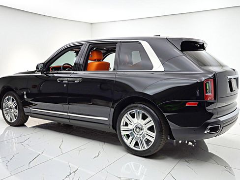 Used 2022 Rolls-Royce Cullinan AWD/4WD image 7