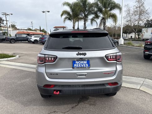 Used 2020 Jeep Compass Trailhawk image 4