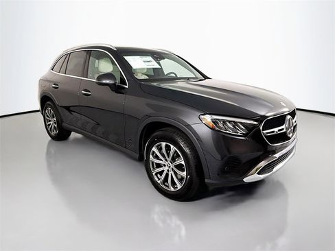 Used 2025 Mercedes-Benz GLC 300 4MATIC image 7