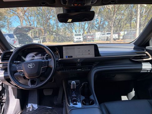 Used 2025 Toyota Crown XLE image 29