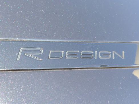 Used 2020 Volvo XC40 T4 R-Design image 15