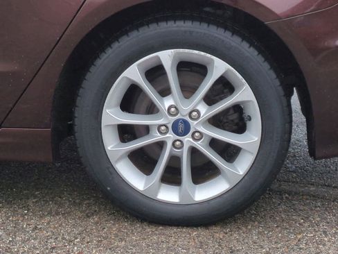 Used 2019 Ford Fusion SE image 14