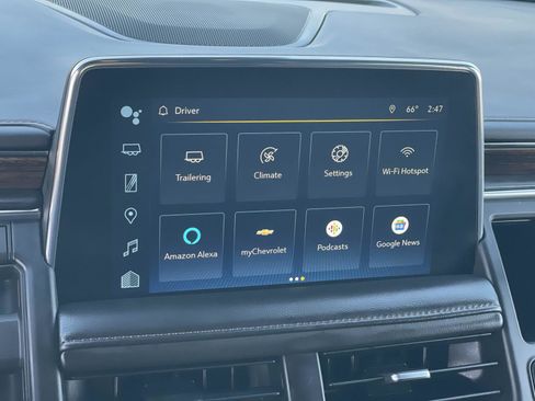 Used 2023 Chevrolet Suburban High Country w/ Premium Package image 12