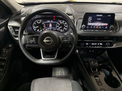 Used 2024 Nissan Rogue SV image 11
