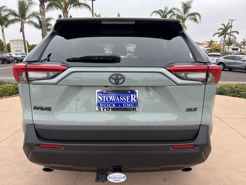 Used 2022 Toyota RAV4 XLE Premium FWD image 5