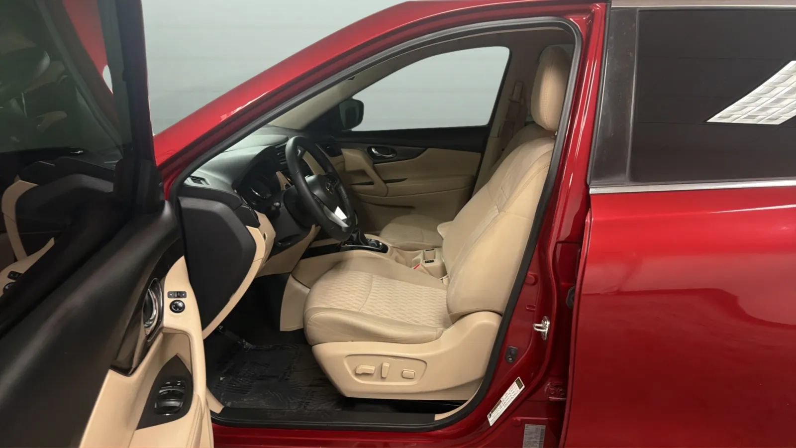 Used 2019 Nissan Rogue SV FWD image 21