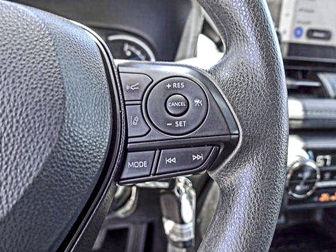 Used 2024 Toyota RAV4 LE AWD/4WD image 14