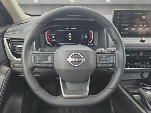 Used 2025 Nissan Rogue SL image 21