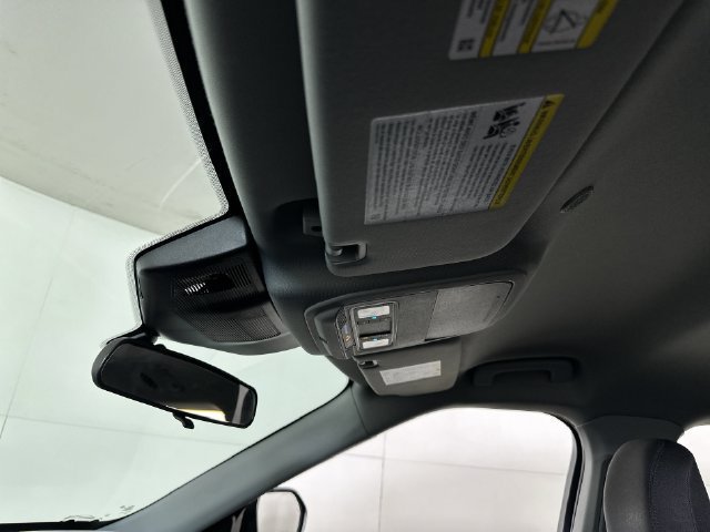 Used 2023 Ford Explorer XLT AWD/4WD image 19
