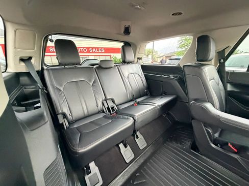 Used 2019 Ford Expedition Platinum AWD/4WD image 28