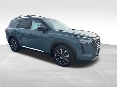 New 2026 Nissan Pathfinder Platinum image 8