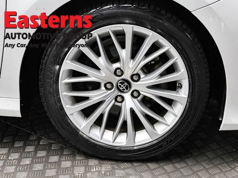Used 2019 Toyota Camry XLE w/ Carpet Mat Package FWD image 32