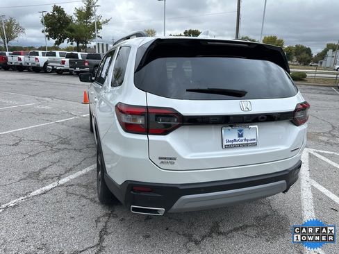 Used 2025 Honda Pilot Touring image 25
