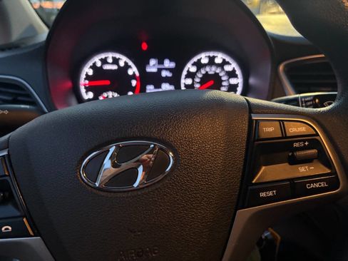 Used 2019 Hyundai Accent SE image 30