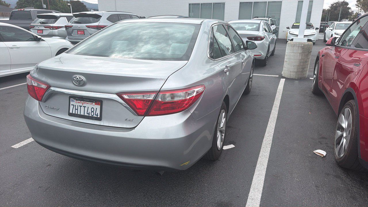 Used 2015 Toyota Camry LE FWD image 2