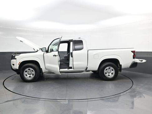 Certified 2024 Nissan Frontier S w/ Technology Package image 40