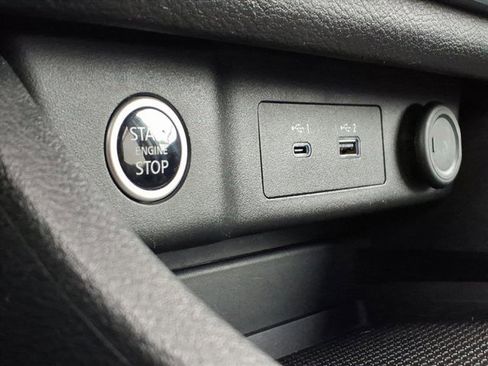 Used 2023 Nissan Rogue S image 16