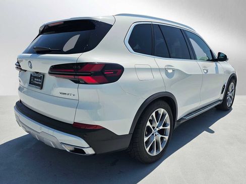 Used 2024 BMW X5 xDrive50e AWD/4WD image 3