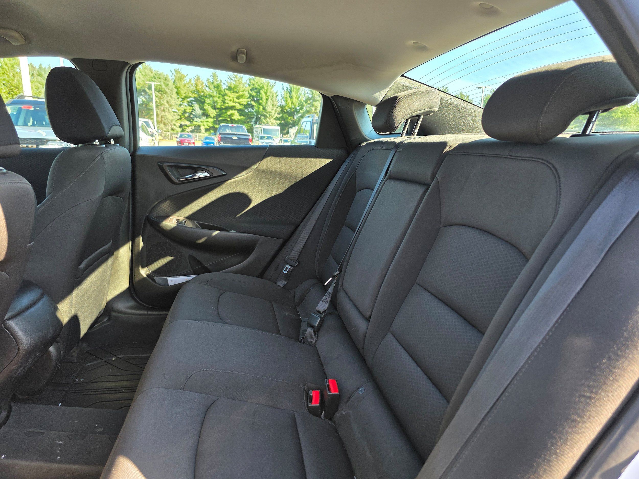 Used 2018 Chevrolet Malibu LS FWD image 9