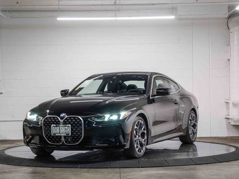 Used 2025 BMW 430i Coupe w/ Convenience Package image 3