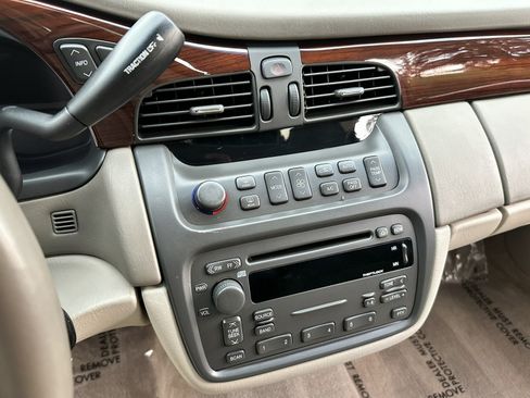 Used 2005 Cadillac De Ville w/ Limited Edition Package FWD image 22