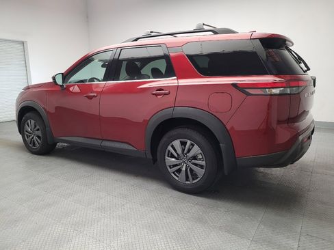 Used 2022 Nissan Pathfinder SV FWD image 3