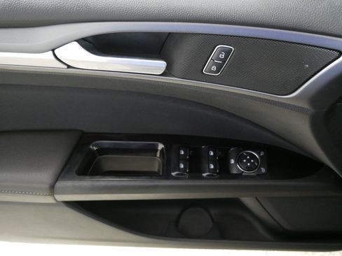 Used 2013 Ford Fusion SE image 19