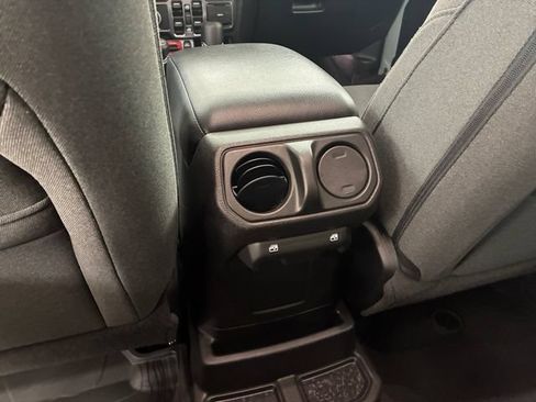 Used 2024 Jeep Wrangler Unlimited AWD/4WD image 19