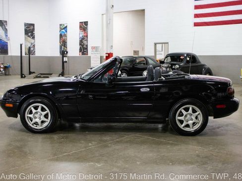 Used 1994 MAZDA MX-5 Miata RWD image 4