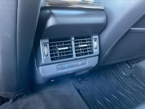 Used 2023 Land Rover Range Rover Evoque R-Dynamic S image 29