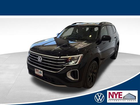 New 2026 Volkswagen Atlas SE image 1