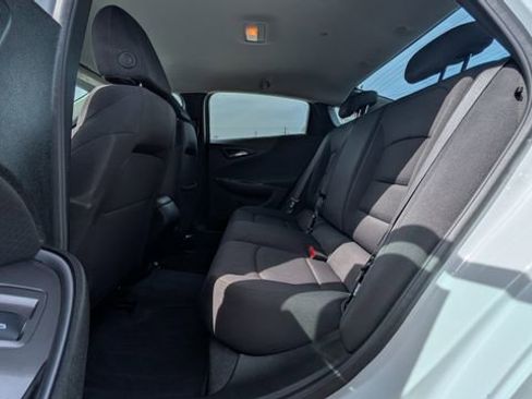 Used 2025 Chevrolet Malibu LS image 36