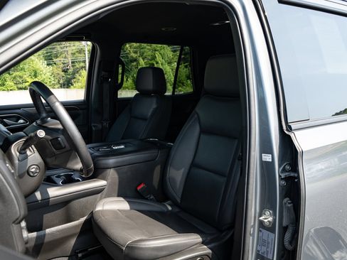 Used 2022 Chevrolet Tahoe Z71 w/ Luxury Package AWD/4WD image 15
