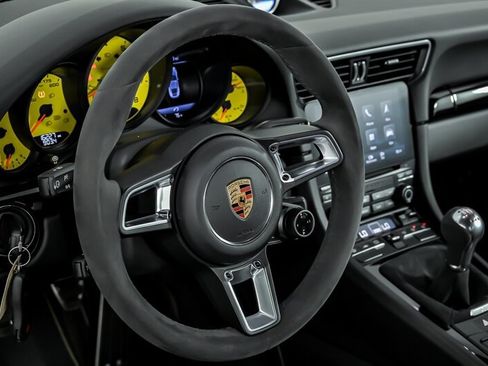 Used 2018 Porsche 911 Carrera T RWD image 16