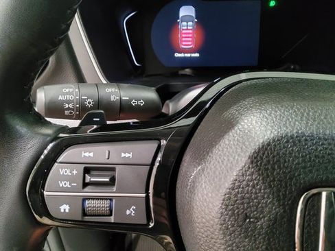 Used 2023 Honda Pilot Touring image 28