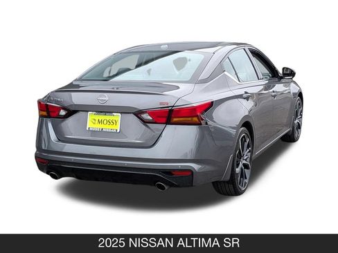 Used 2025 Nissan Altima 2.5 SR FWD image 8