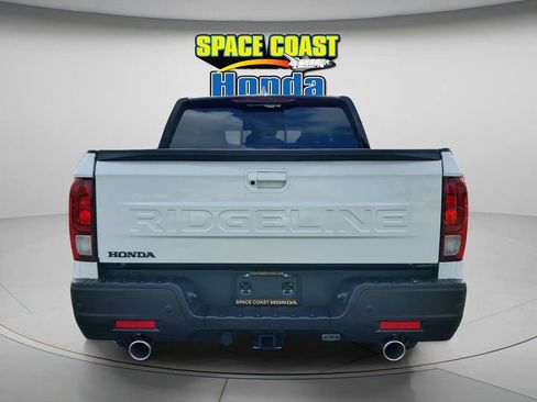 New 2026 Honda Ridgeline Black Edition image 10